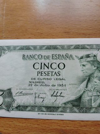 2 Billetes de 5 Pesetas (1951 y 1954)