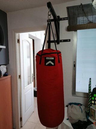 Saco de boxeo outshock 25kg y soporte