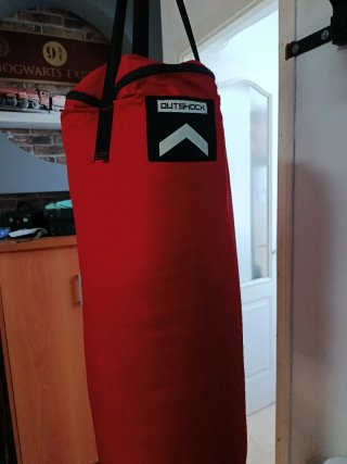 Saco de boxeo outshock 25kg y soporte