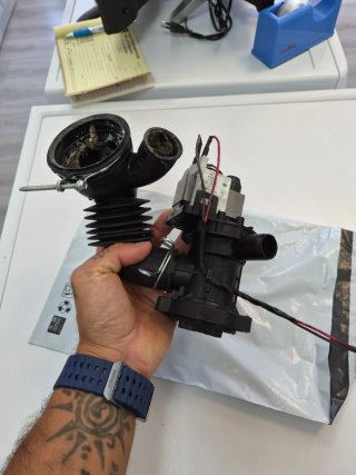 Bomba de agua Corberó CLT1270 — 15 €