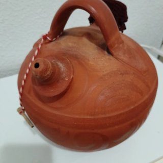 Botijo de barro artesanal vintage