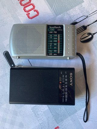2 Radios Portátiles Kooltech y Sony 20€ las dos