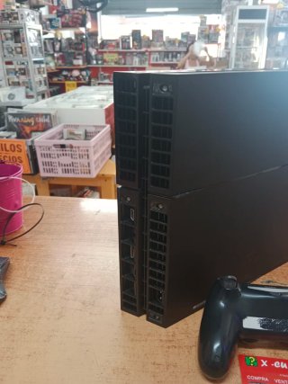 CONSOLA SONY PS4 FAT 500GB 14.00 MANDO Y CABLES