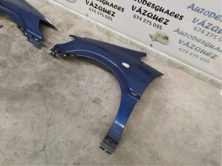 Aletas delanteras azules de Opel Zafira A 2002