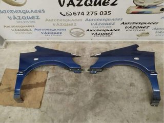 Aletas delanteras azules de Opel Zafira A 2002