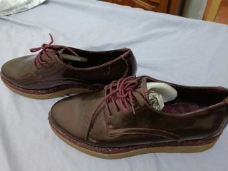 Zapatos marrones sin estrenar Rojo granate
