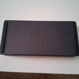 Estación de acoplamiento USB-C. Marca UGREEN