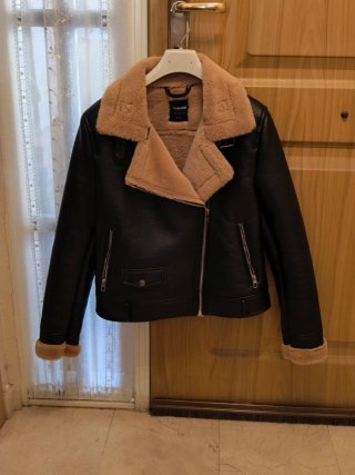Cazadora efecto piel INSIDE forrada beige/marrón