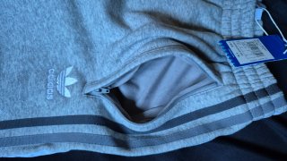 Pantalón corto Adidas gris