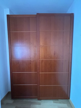 Armario de Madera con Puertas Correderas