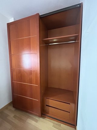 Armario de Madera con Puertas Correderas