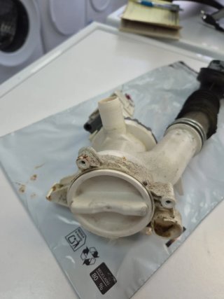 Bomba de agua lavadora Otsein — 15 €