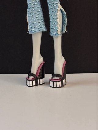 Monster High Lagoona Blue G1 Zapatos