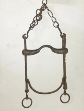 Bocado antiguo de caballo