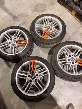 4 Llantas BMW 17 pulgadas con neumáticos Michelin