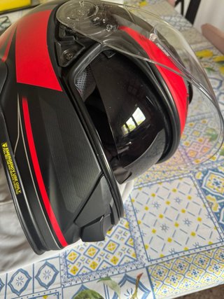 Casco Moto Shoei Negro y Rojo