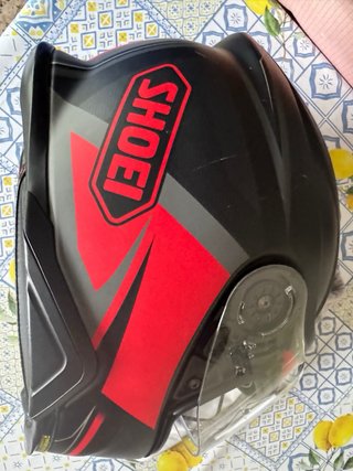 Casco Moto Shoei Negro y Rojo