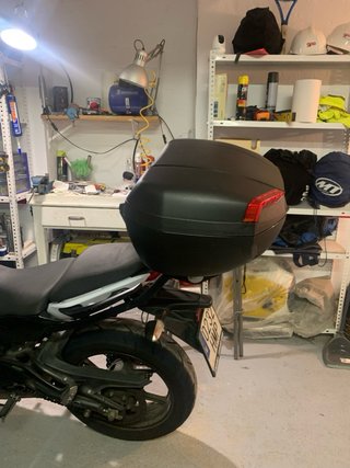 Maleta Trasera Givi para Kawasaki ER-6F