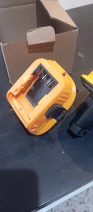 Adaptador de Batería Dewalt a USB