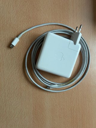 MacBook Pro i7 16GB RAM 512GB SSD RadeonPro5300M