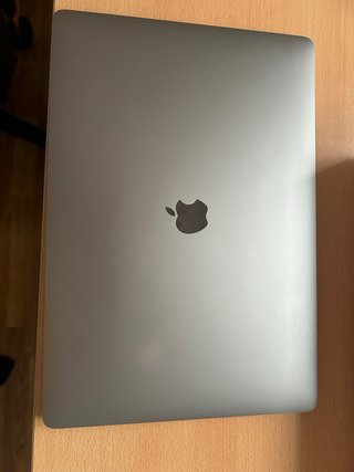 MacBook Pro i7 16GB RAM 512GB SSD RadeonPro5300M