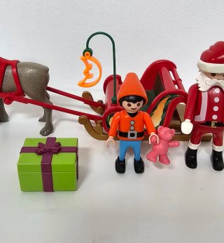 Trineo Navideño Playmobil con Reno y Figuras