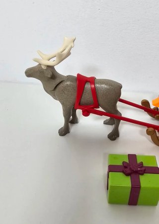 Trineo Navideño Playmobil con Reno y Figuras