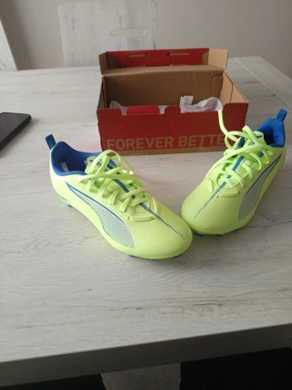 Botas de fútbol Puma talla 37