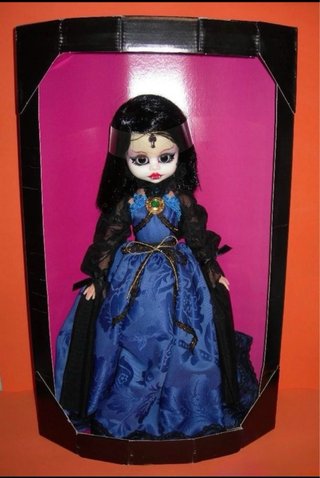 Muñeca Gótica Vampira Endisa