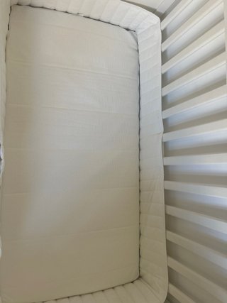 Cuna IKEA Sundvik con colchón y barandilla