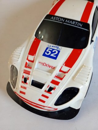 Scalextric Aston Martin DBR-9 Leer DESCRIPCIÓN