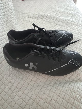Botas de fútbol negras