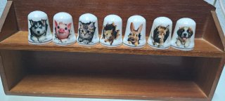 Set di 7 ditali con motivi di animali