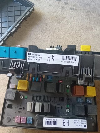 Cajas de fusibles Opel Astra GTC