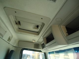 Volvo FL 320-CAMIONES PORTAMAQUINARIAS