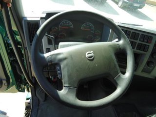 Volvo FL 320-CAMIONES PORTAMAQUINARIAS
