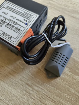 Controlador de Temperatura y Humedad STC-3028