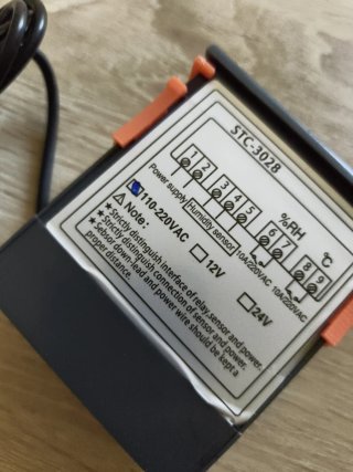 Controlador de Temperatura y Humedad STC-3028