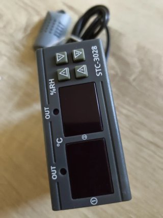 Controlador de Temperatura y Humedad STC-3028