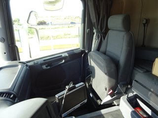 Scania G 400-CAMIONES PORTAMAQUINARIAS