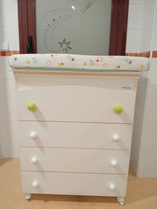 Cajonera cambiador y bañera de bebé Micuna