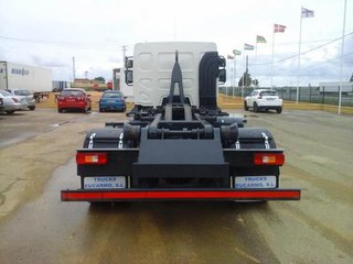 Volvo FL 240--CAMIONES CON GANCHO