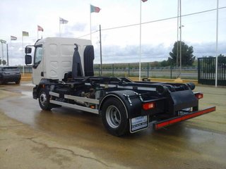 Volvo FL 240--CAMIONES CON GANCHO