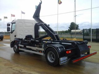 Volvo FL 240--CAMIONES CON GANCHO