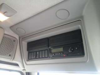 Volvo FL 240--CAMIONES CON GANCHO