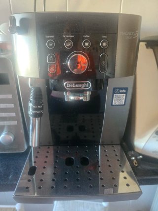Cafetera DeLonghi Magnifica S Smart