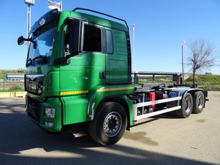 MAN TGS 26 480--CAMIONES CON GANCHO