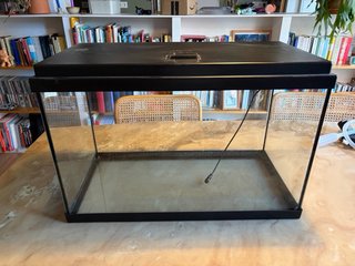 Acuario/pecera 64L + extras + Ventilador