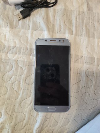 Samsung Galaxy J5 Argento e Nero
