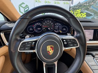Porsche Panamera 4